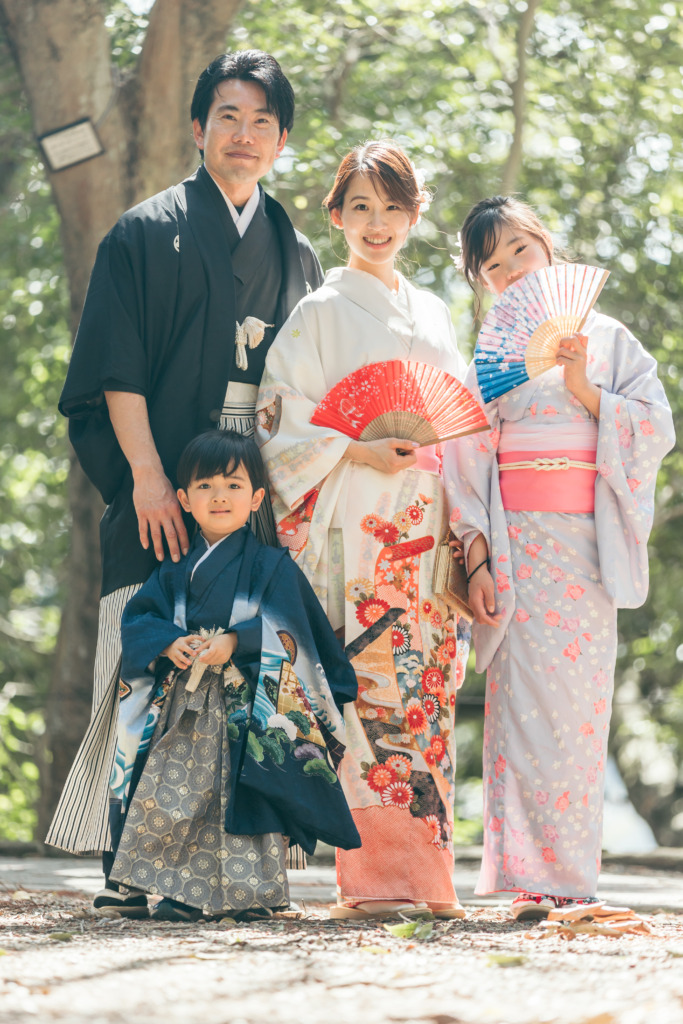 成田山公園で撮影した家族4人の集合写真