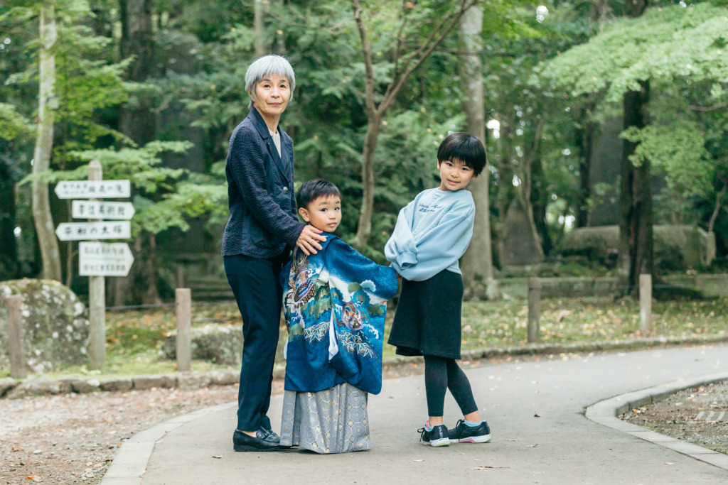 おばあちゃんと撮影した七五三の家族写真