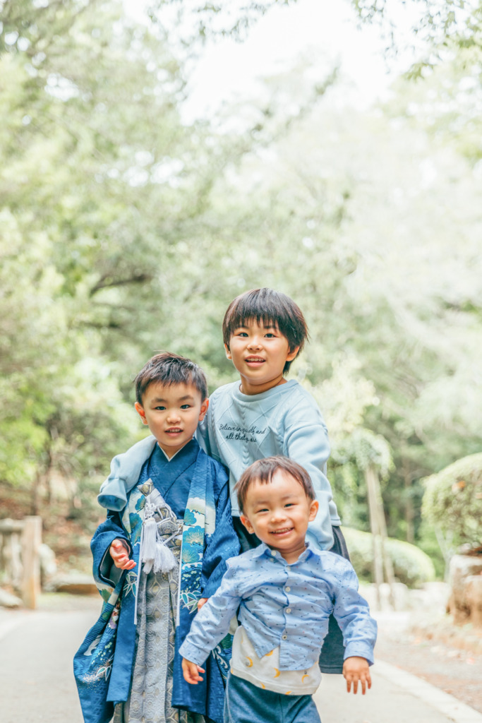 成田山公園で撮影した3兄弟の七五三写真